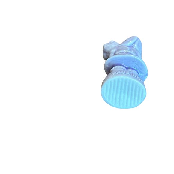 The Wade Whimsie Porcelain Figurine Purple Girl with Flowers For May - Picture 3 of 3